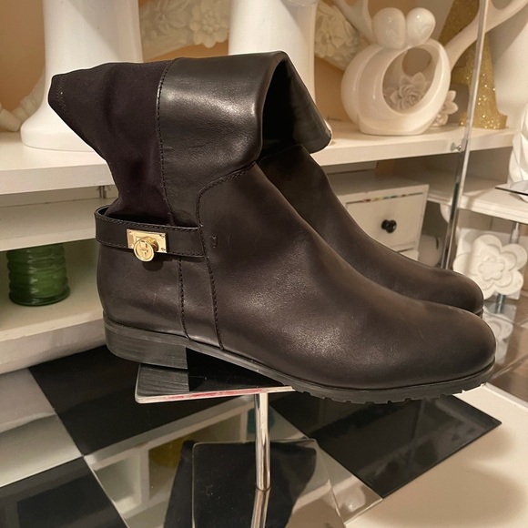Tahari beautiful tall boots with good conditions - Picture 1 of 11